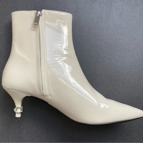 Coach Chalk Patent Leather Jewel Kitten Heel Ankle Bootie, Sz 7 - Picture 6 of 15